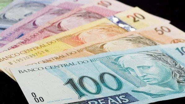 Decreto reajusta salário mínimo para R$ 1.412