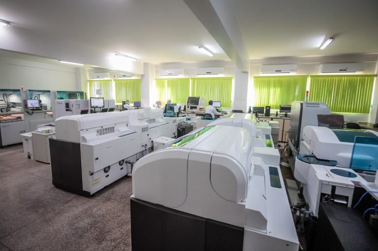 Laboratório Estadual recebe certificado de excelência do Programa Nacional de Controle de Qualidade