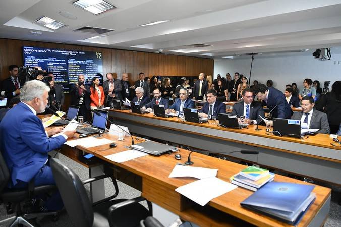 Comissão do Senado aprova fim do “saidão” para presos