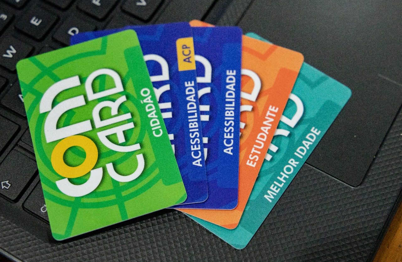 Usuários do transporte coletivo devem estar atentos à renovação do Comcard