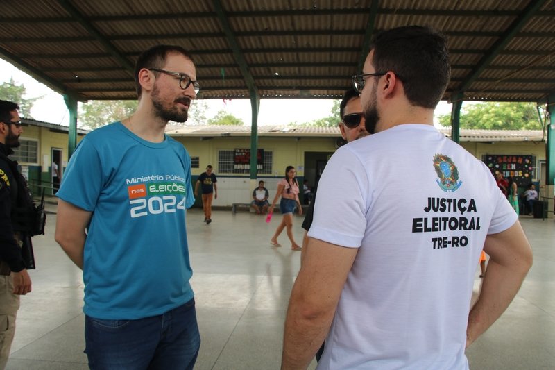 MP Eleitoral flagrou derrame de santinhos e propaganda irregular no 1º turno das eleições em Porto Velho