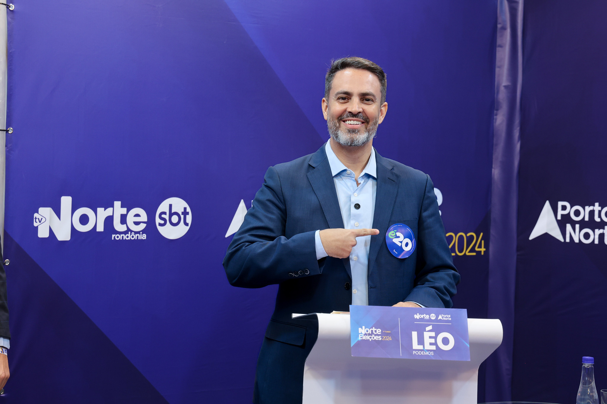 Com confiança e autenticidade, Léo se destaca em debate na TV Norte SBT