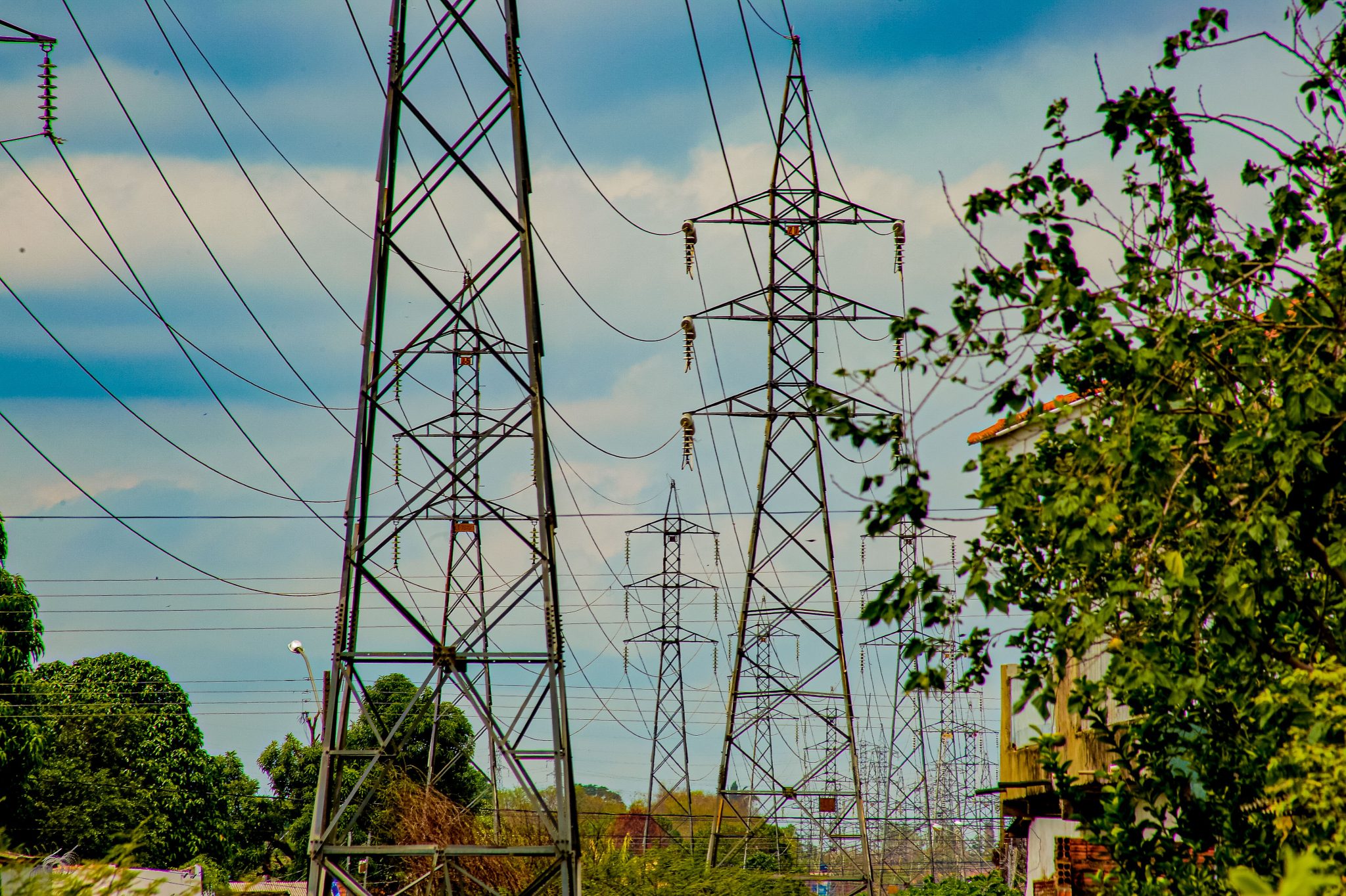 Adaptações na lei de corte de energia elétrica evitam interrupções no atendimento em Rondônia