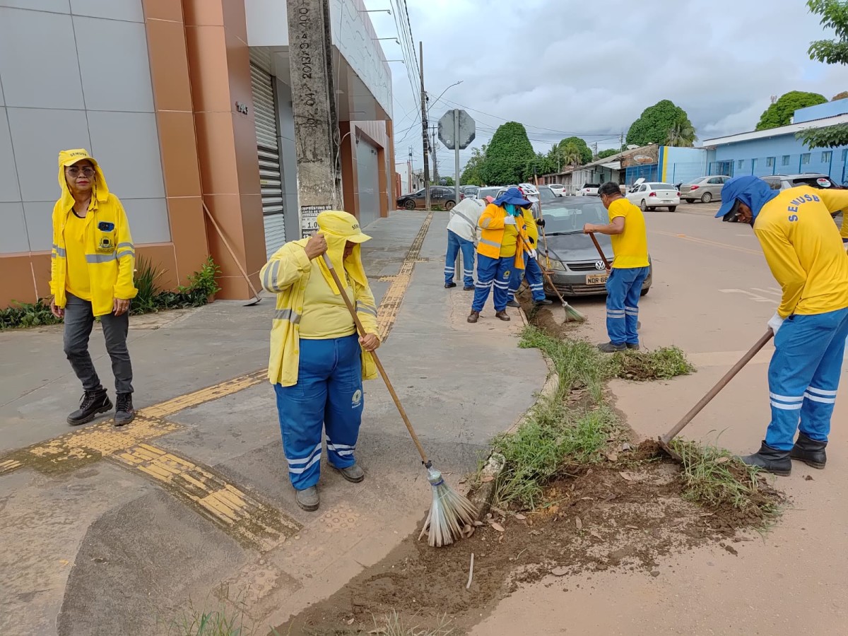 Mutirão de limpeza continua em vários pontos de Porto Velho