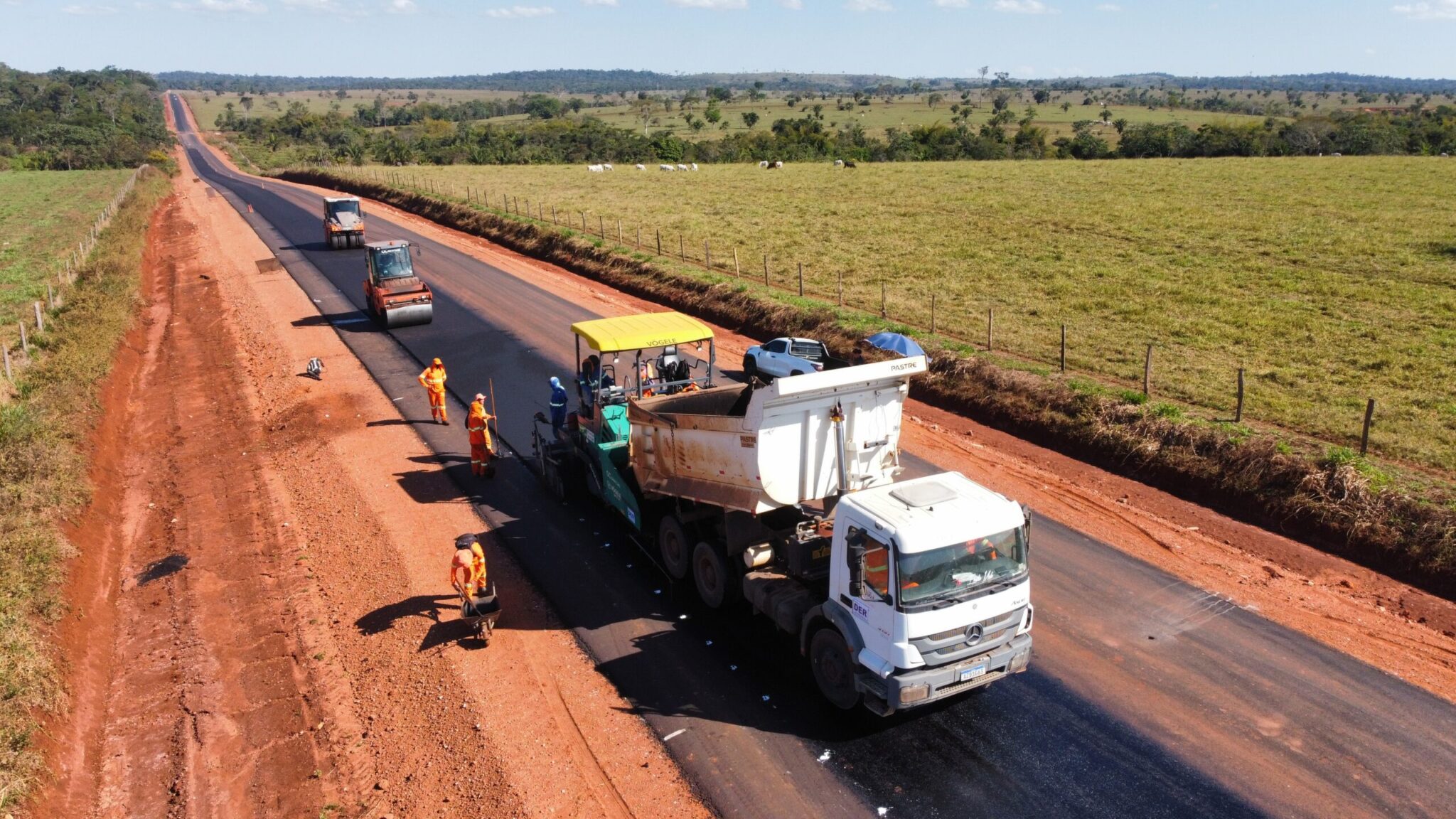 Governo investe mais de R$ 320 milhões em pavimentação da TransRondônia; obra está na reta final