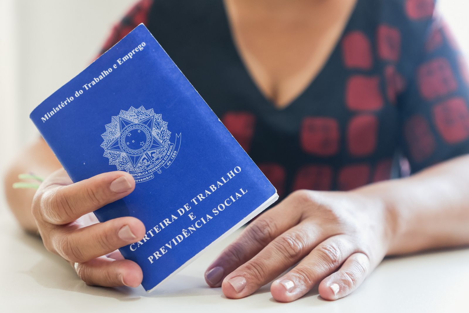 Brasil abre 129,8 mil postos formais de trabalho em julho