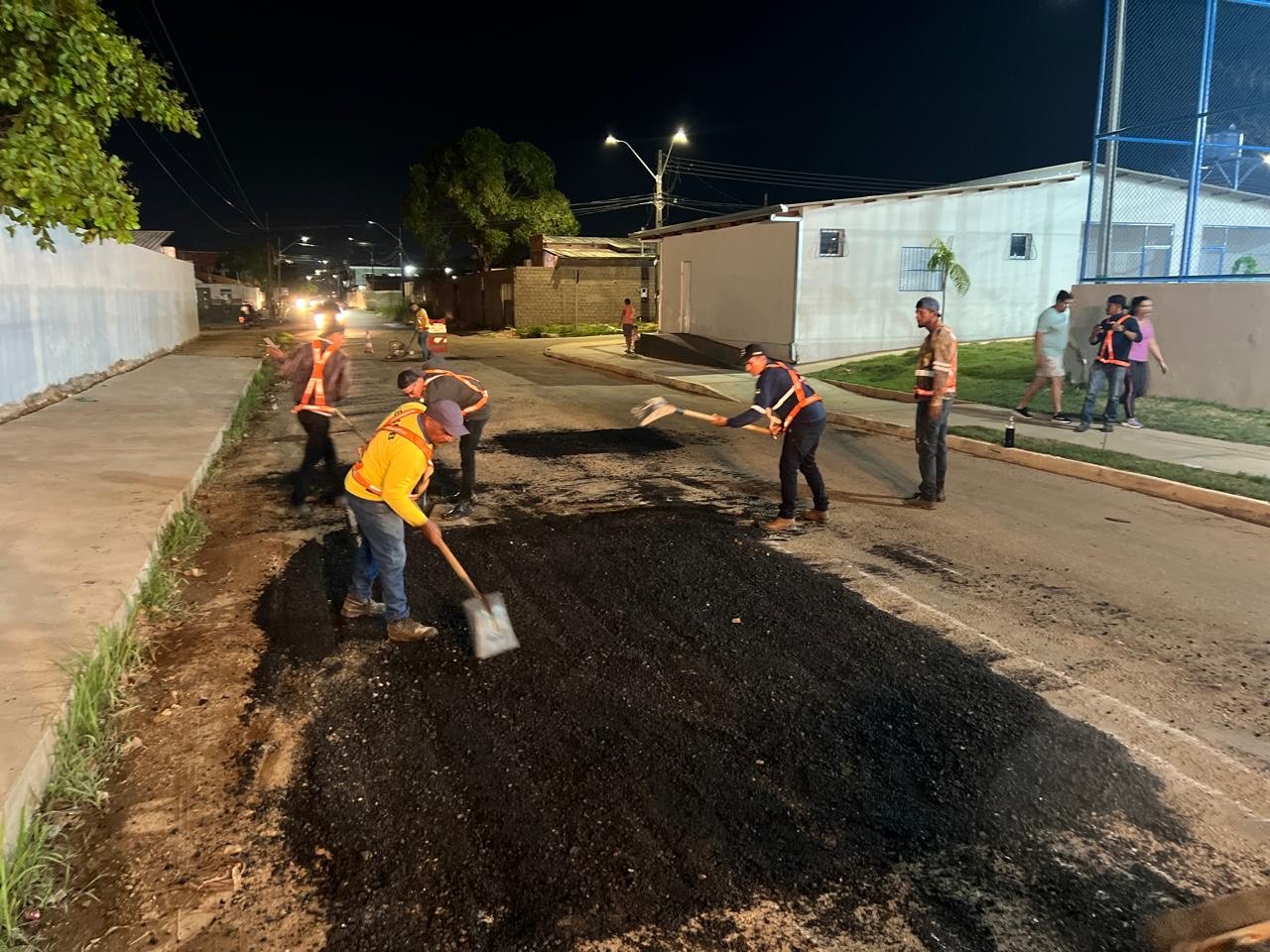 Operação Noturna Tapa-buracos reforça ações de recuperação de ruas em Porto Velho