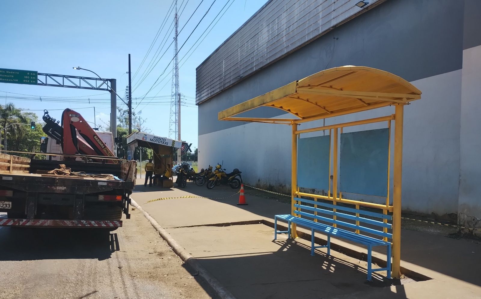 Semtran investe na reforma de abrigos nas paradas de ônibus