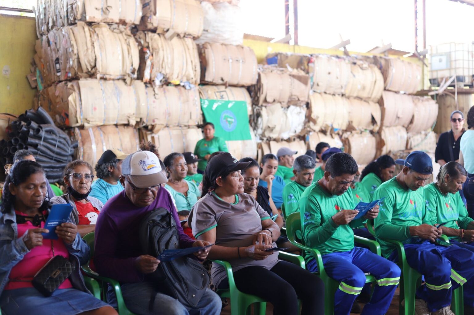 Rondônia reforça segurança de catadores de materiais recicláveis com mais equipamentos de proteção individual