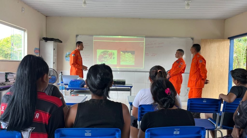 Comunidade indígena recebe treinamento de salvamento e combate a incêndio do Bombeiros Militares de Rondônia 