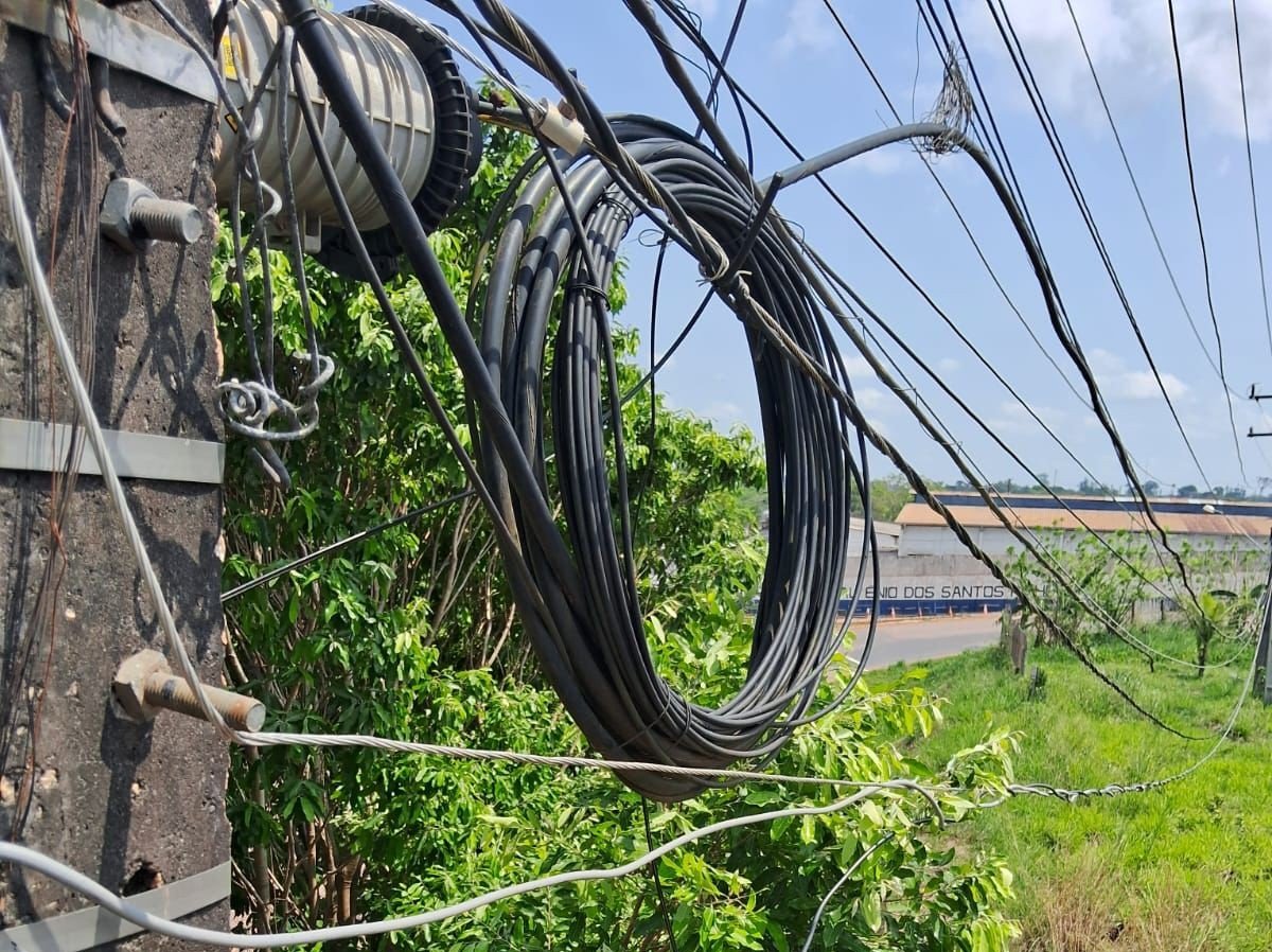 Manutenção na Estrada da Penal e identifica ligações clandestinas de energia