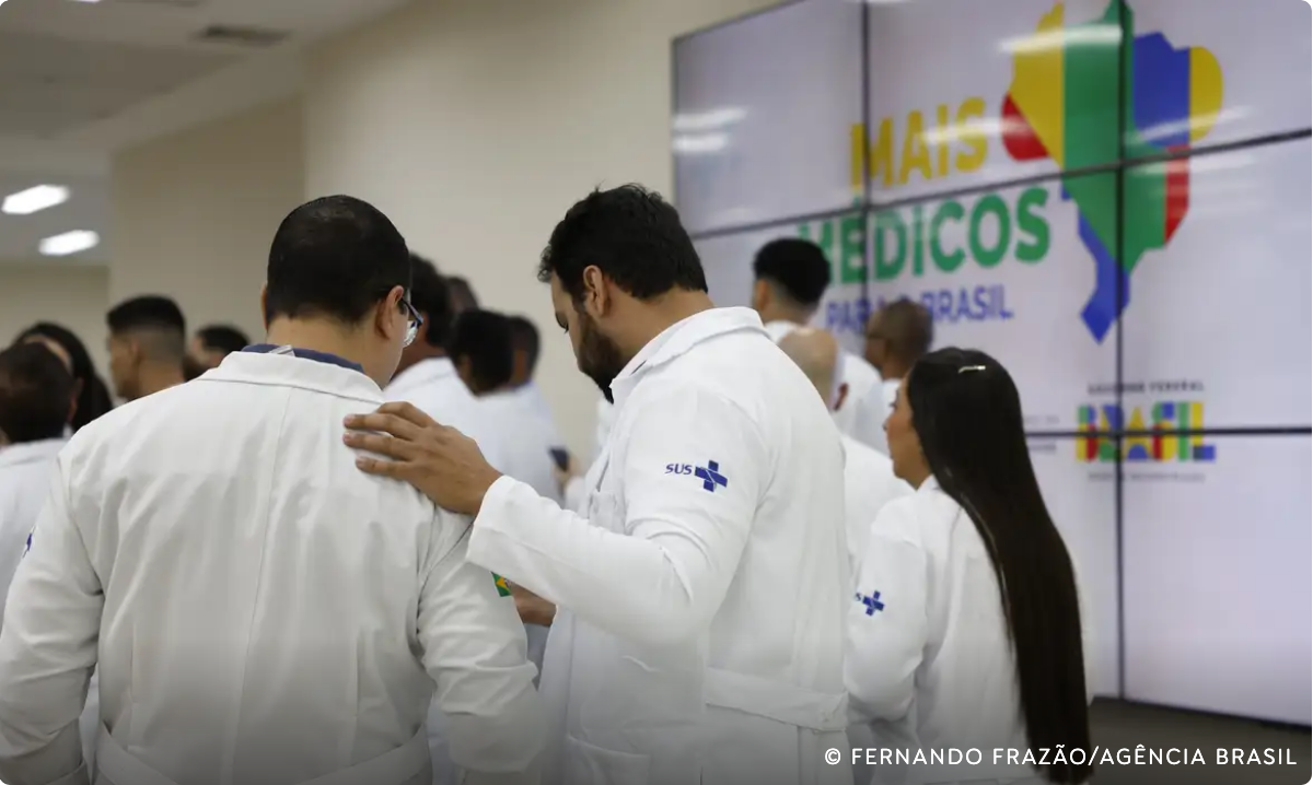 Estudantes de baixa renda de curso de medicina terão ajuda do governo