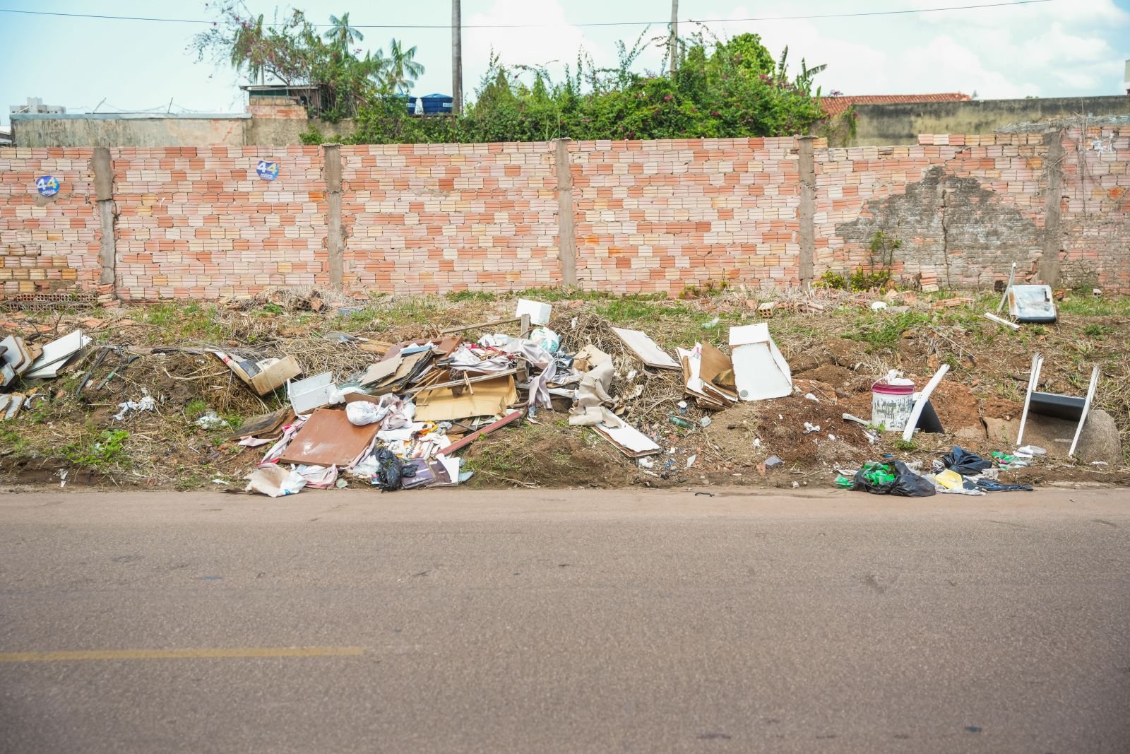 Prefeitura intensifica fiscalização contra descarte irregular de lixo