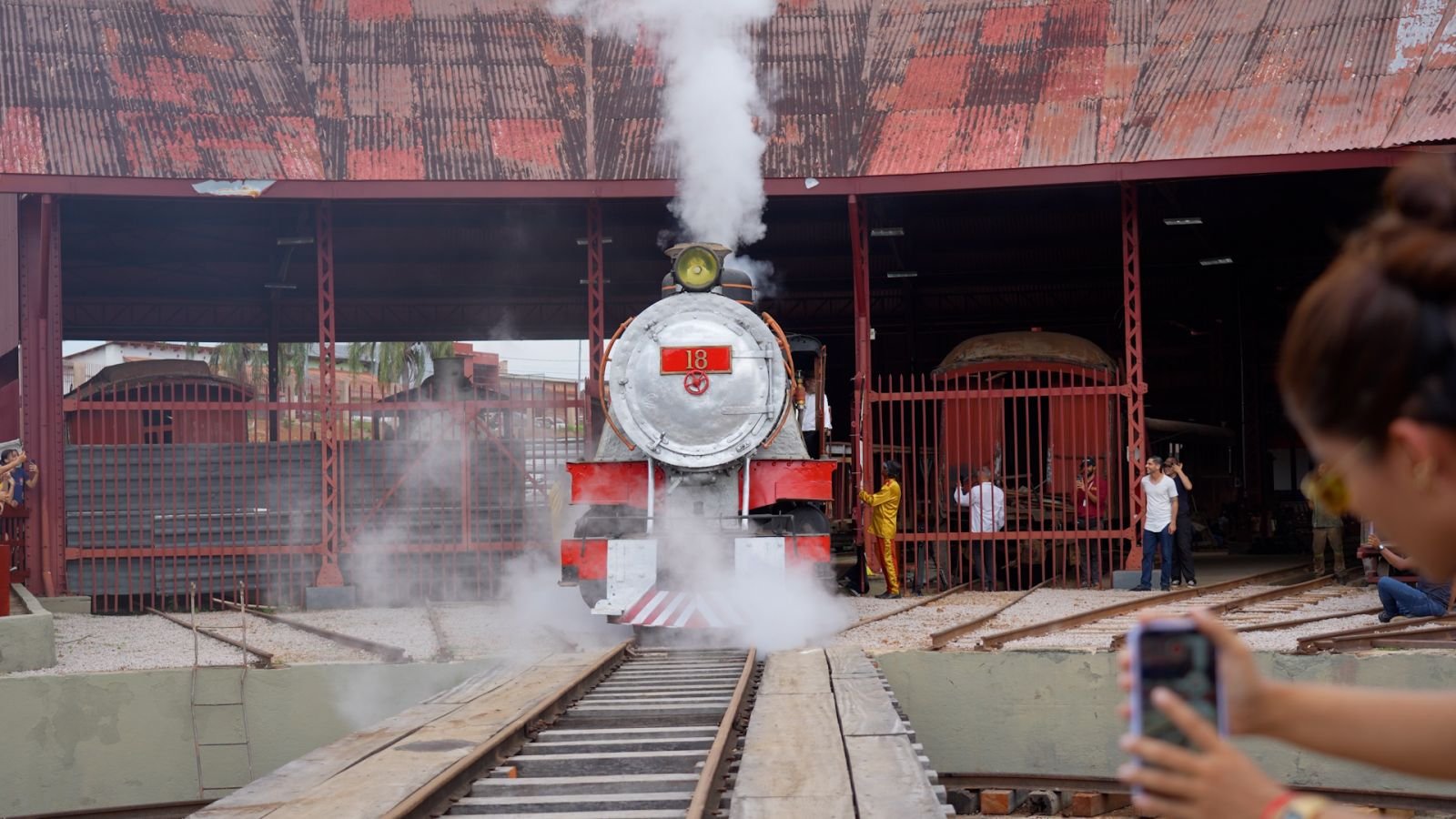 Sem funcionar há 26 anos, Locomotiva 18 é reativada no aniversário de 111 anos de Porto Velho