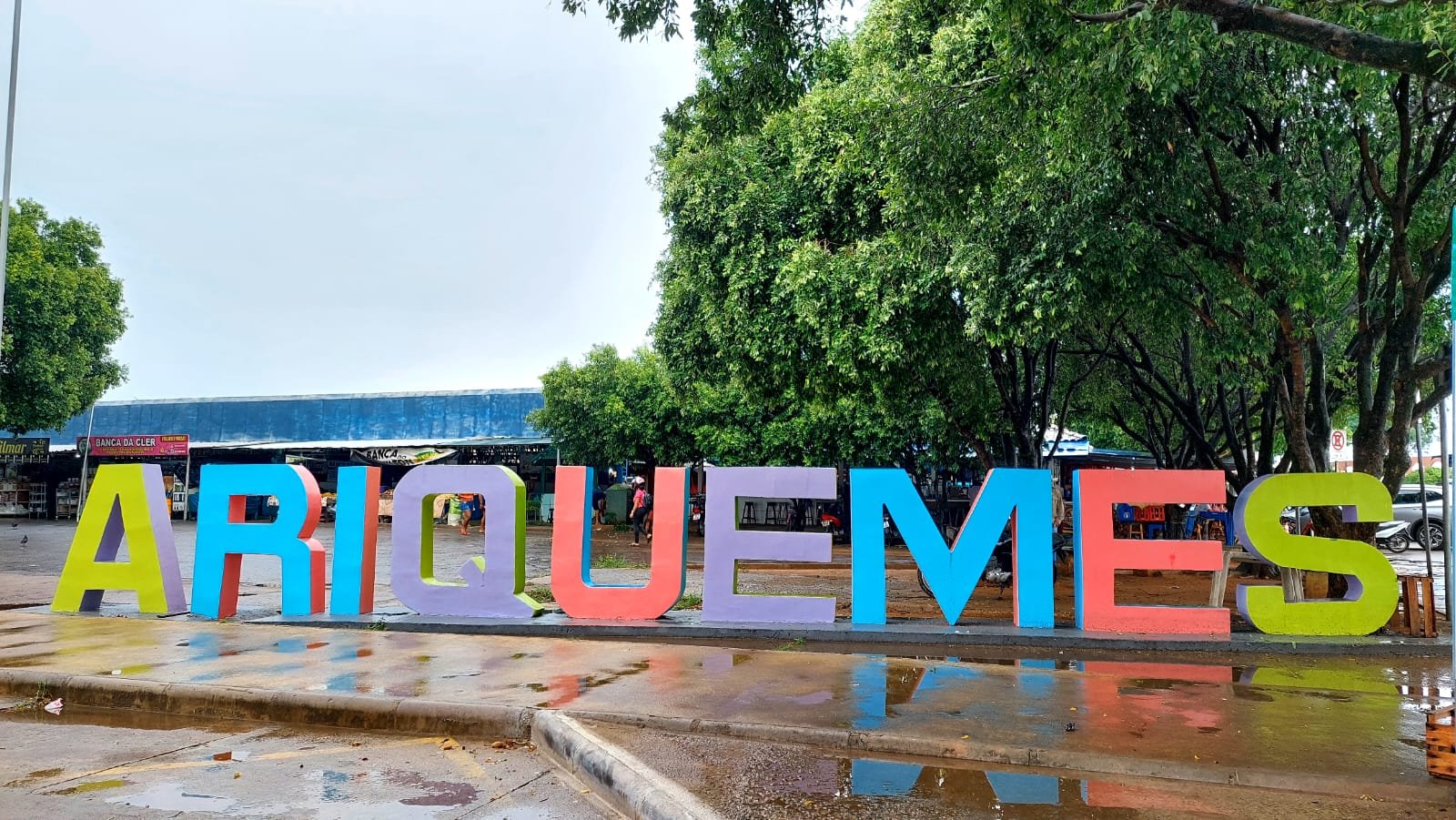 Obras de esgoto chegam à Feira Municipal de Ariquemes