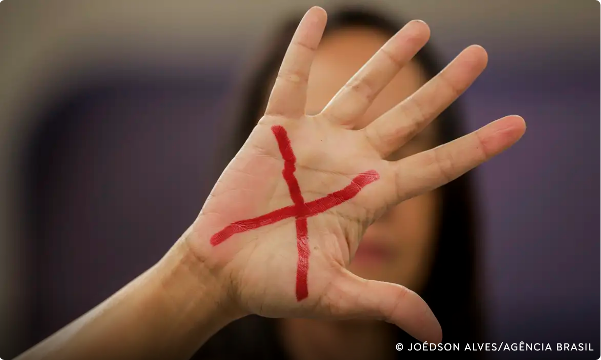 Mais de 70% das agressões contra mulheres têm testemunhas, diz estudo