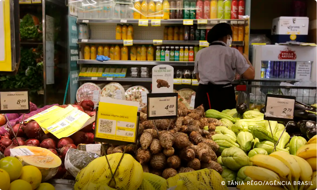Comissão adia votação da PEC que reduz jornada para 40h e mantém 6×1