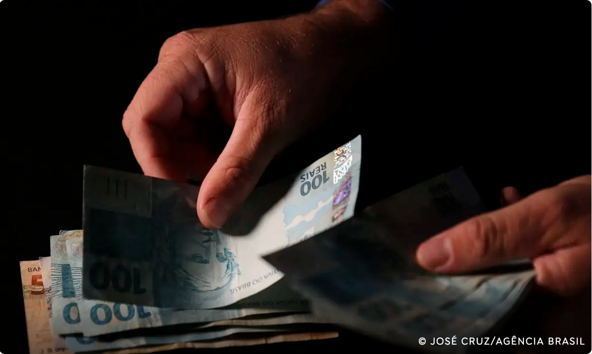 Governo libera saldo do FGTS retido pelo saque-aniversário