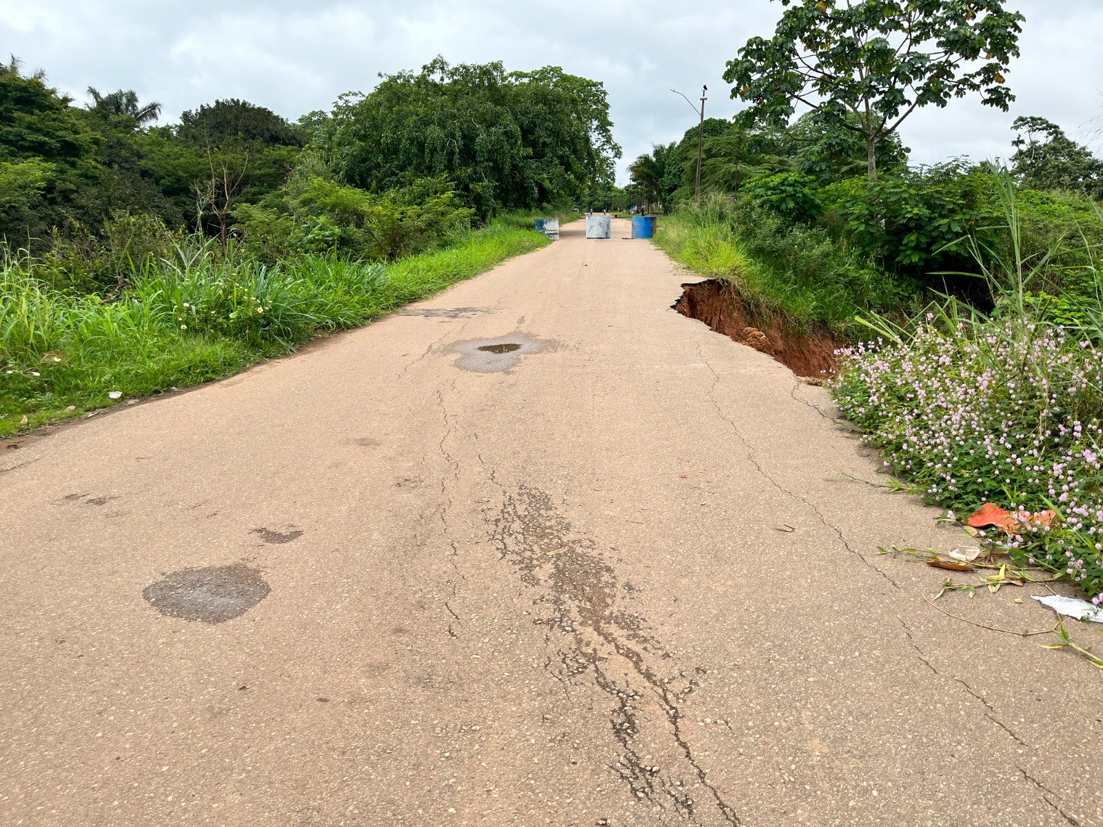 Prefeitura volta a isolar área no Cai N’Água após risco de desmoronamento