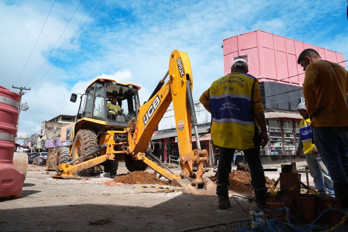 Centro de Porto Velho passa por obras de drenagem