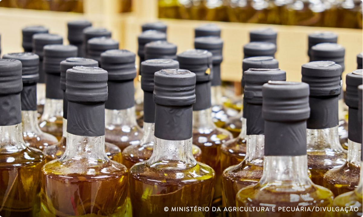 Anvisa proíbe venda de azeite e suspende doce de leite e sal grosso