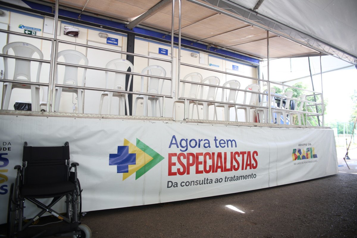 Carreta de oftalmologia atende fila de mais de mil pacientes em Porto Velho